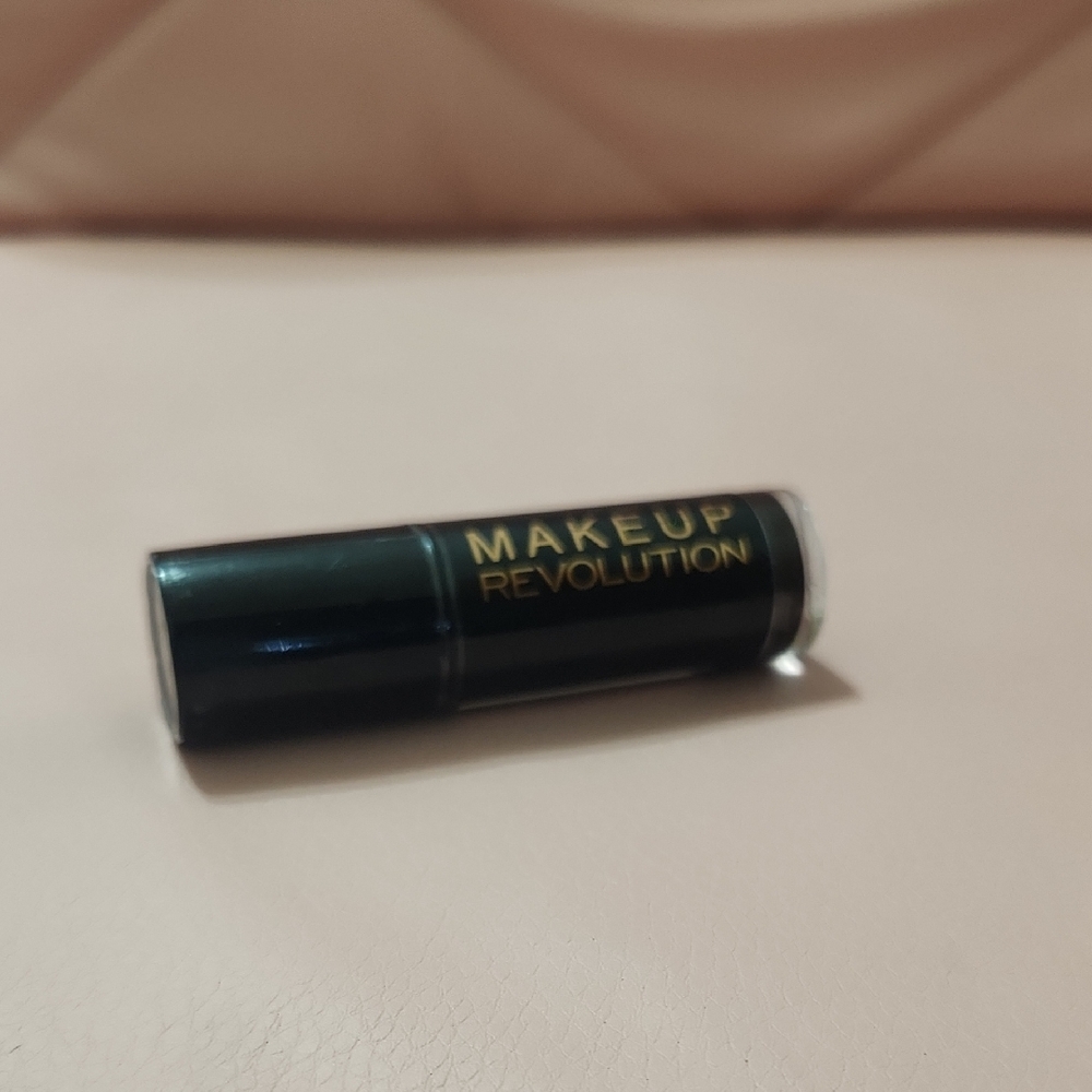 Makeup Revolution Bold Lipstick